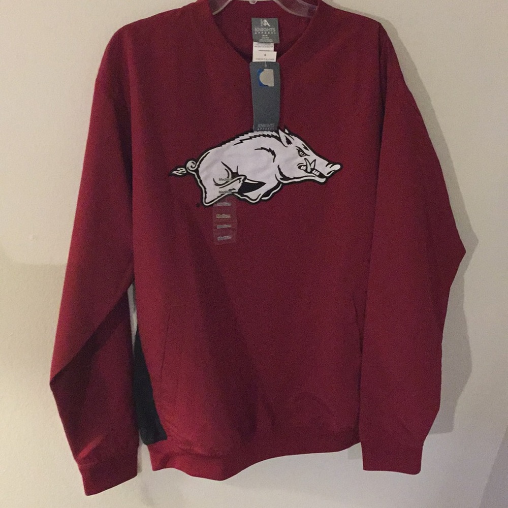 BNWT Men’s Razorback pullover